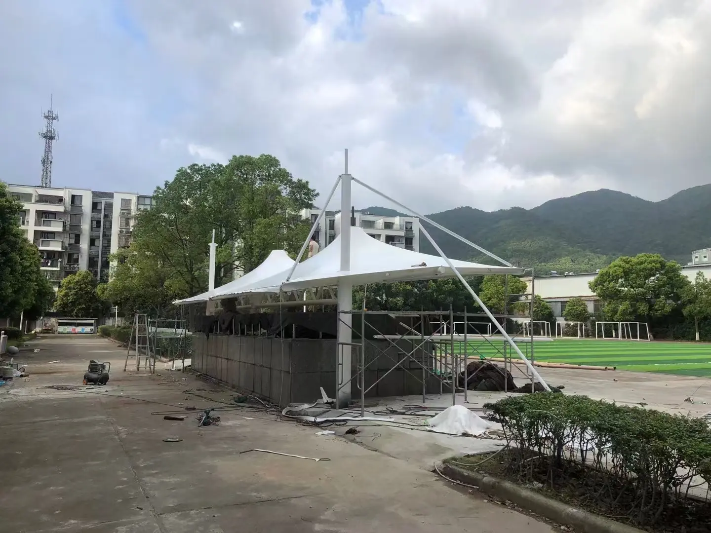 2026年贵州雷山停车棚球场棚改造纪实：老旧雨棚换新，运维压力怎么降